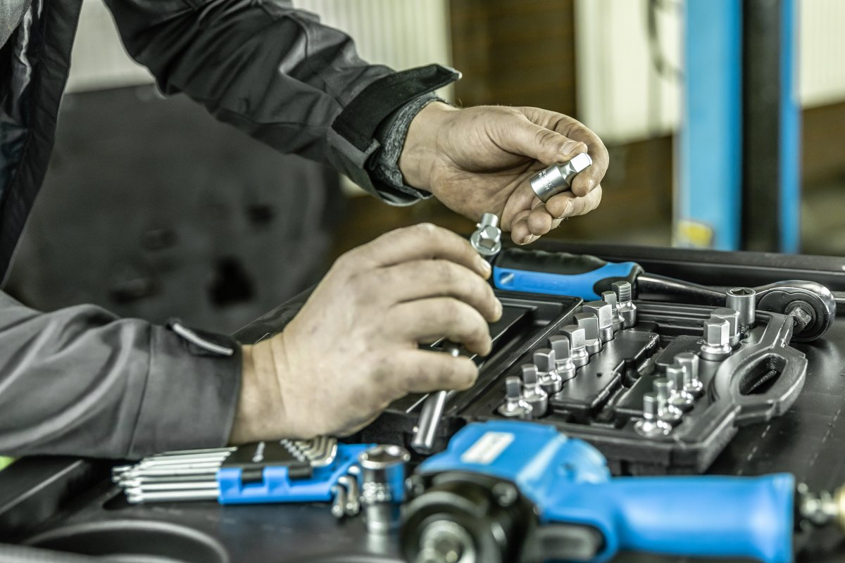 Galviņas 3/8, eļļas iztukšošanas aizbāžņu atskrūvēšanai