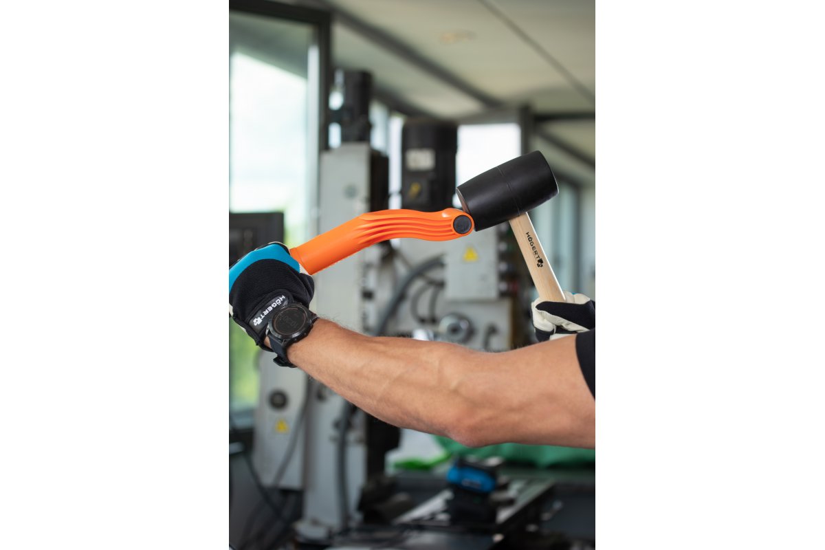 Gumijas āmurs, melns, 680g ar HOEGERT koka rokturi