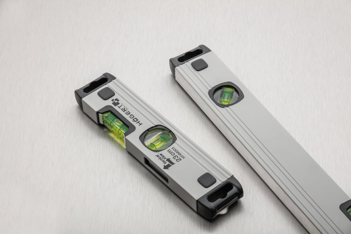 Alumīnija līmeņrādis 23 cm, (2 flakoni), vertikāls skats HOEGERT