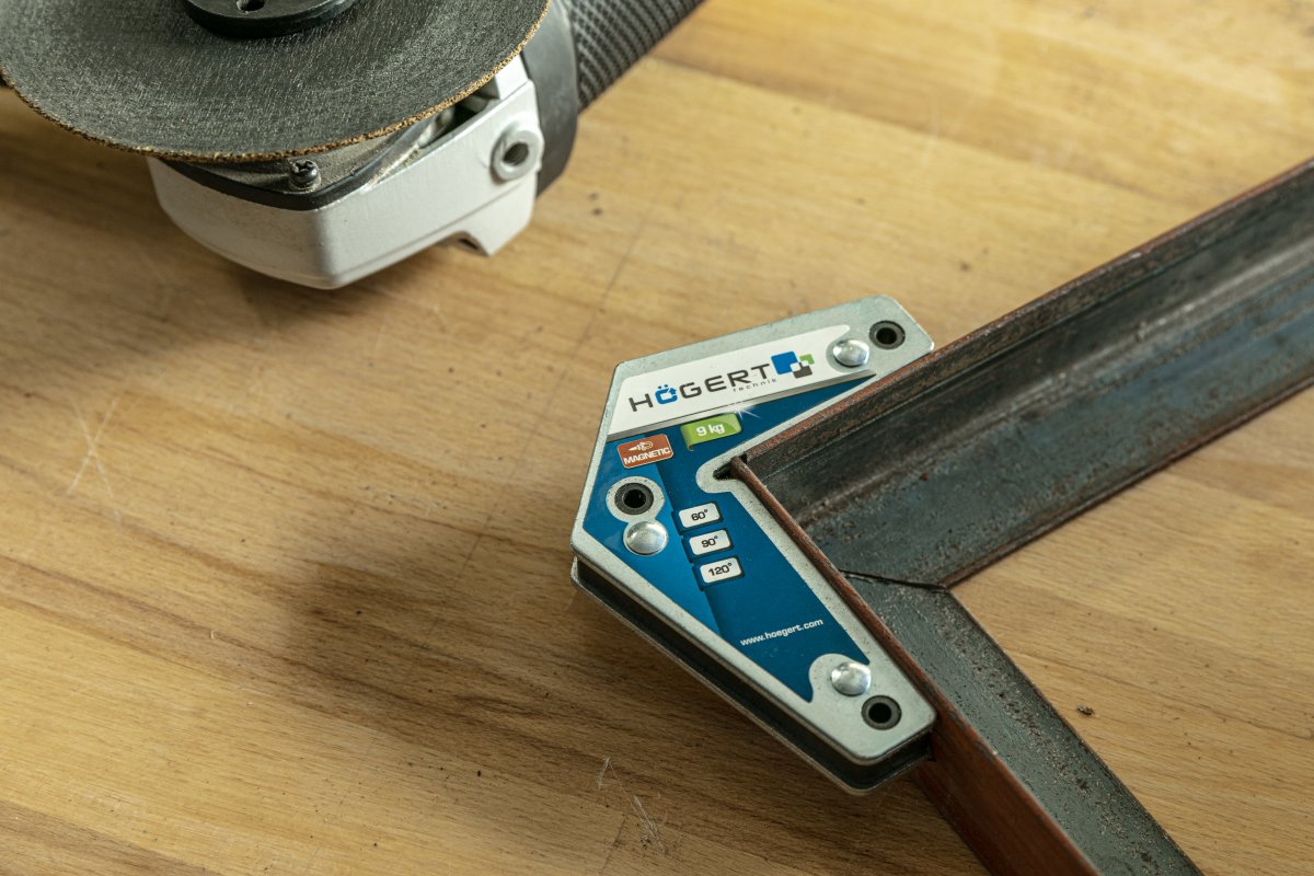 HOEGERT L formas magnētiskais kvadrāts metināšanas darbiem 9kg, izmērs: 197x112x18mm HT3B665