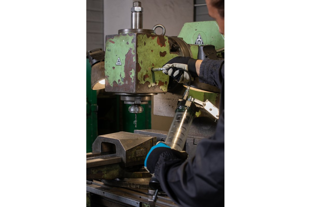 Eļļošanas šļirce 600ml caurspīdīga HOEGERT HT8G907