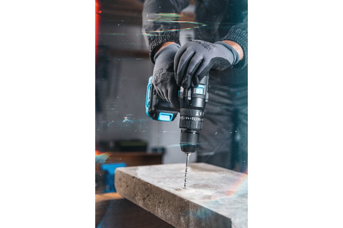 Bezoglīšu bezvadu trieciena urbis-skrūvgriezis 18V, 80 Nm, metāla pārnesumkārba, HT2E223-0PD, HOGERT