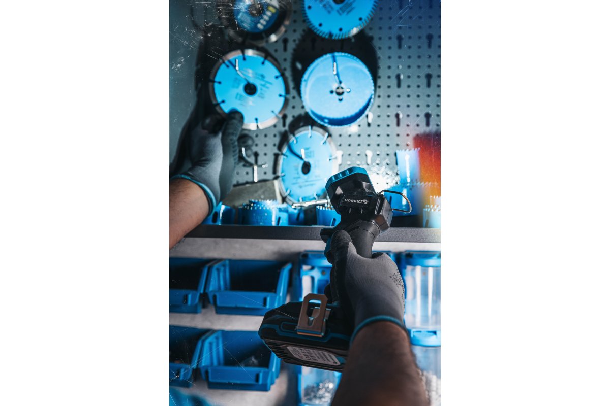 Lukturis 18 V, 1000 lm, 3 režīmi, HT2E238-0FLH, HOGERT