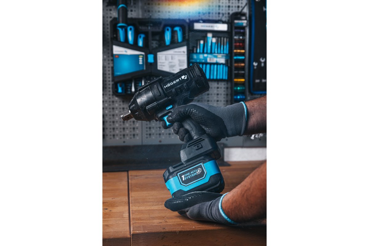 Akumulators 18V 6.0Ah, Li-Ion tehnoloģija, aizsardzība pret pārkaršanu un īssavienojumu, HT2E241-A60, HOGERT